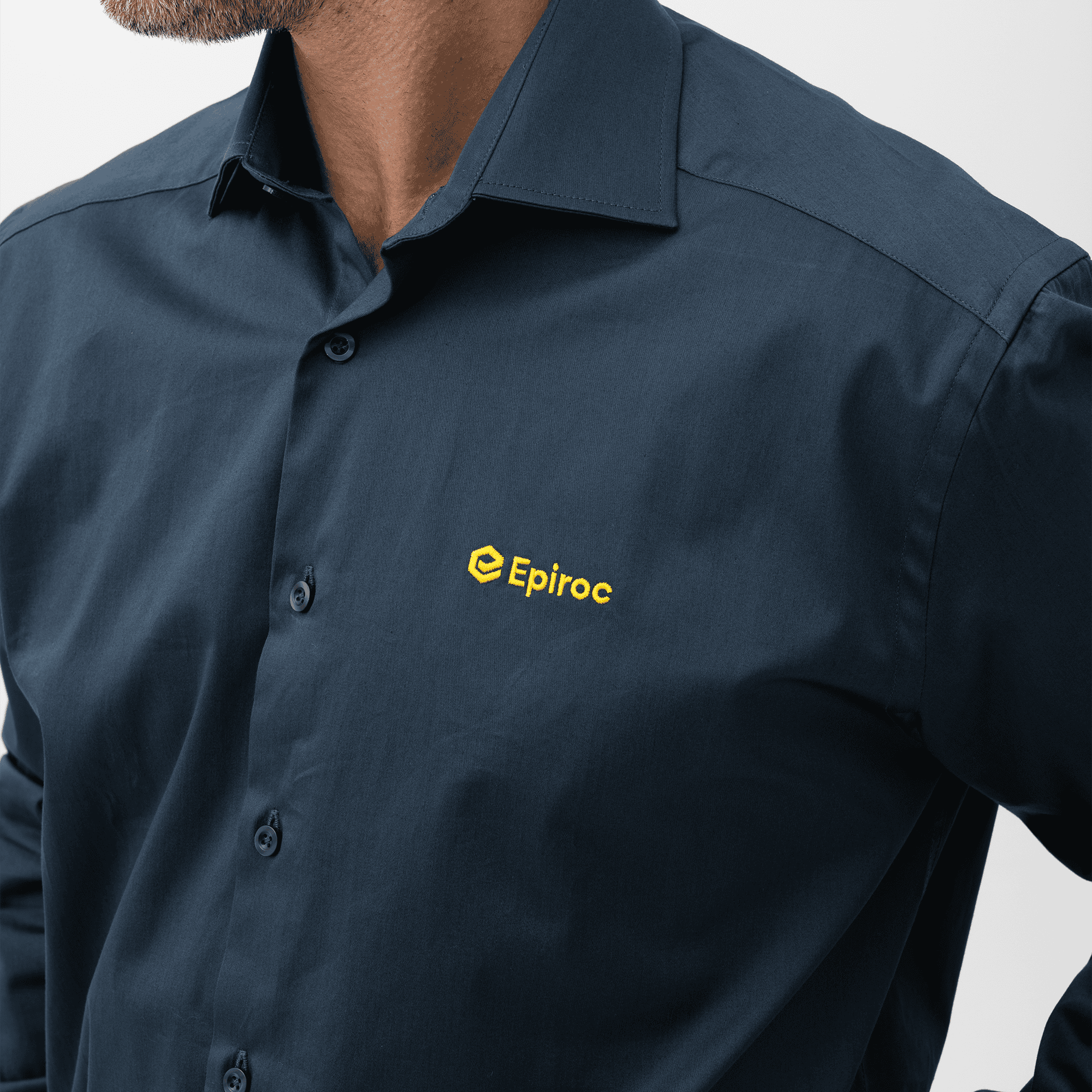 grey shirt with epiroc logo close up